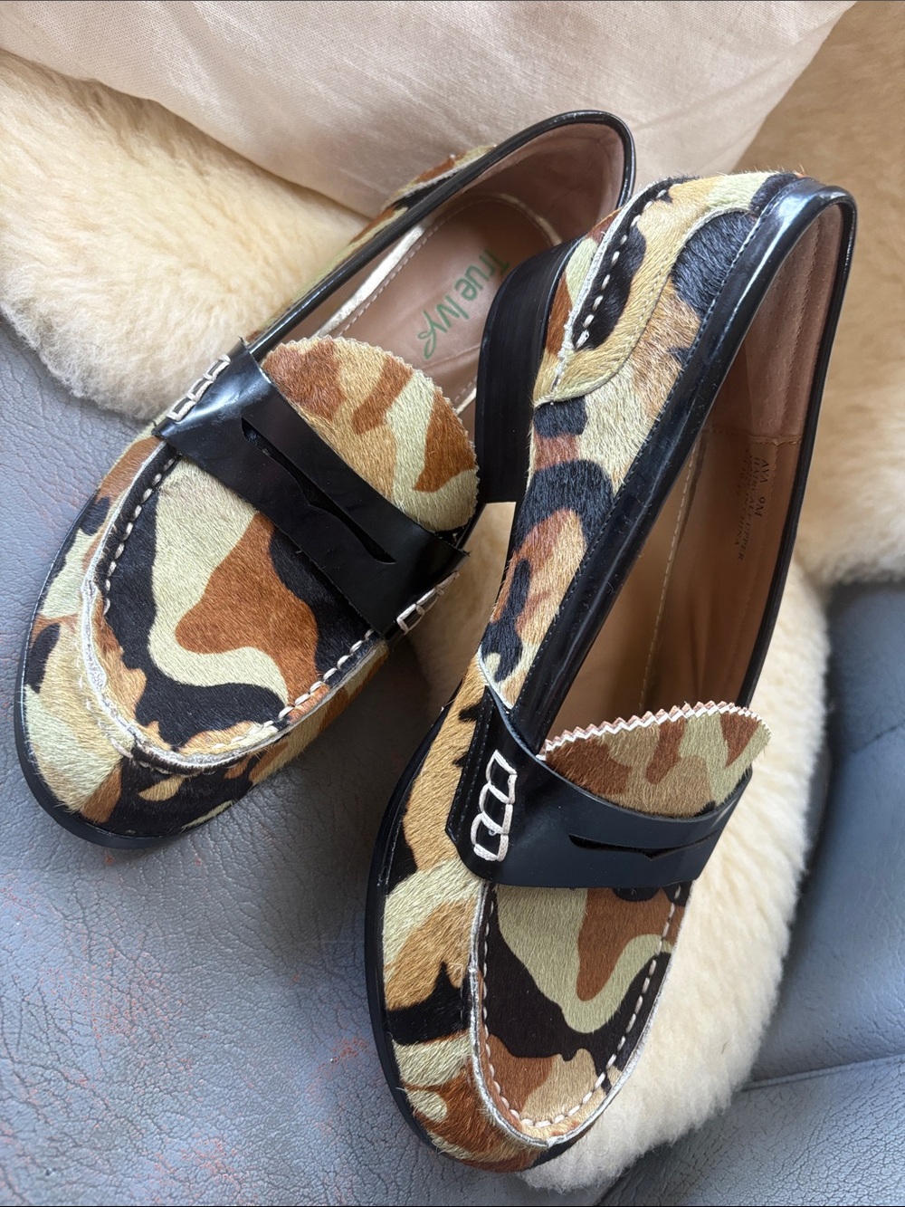 True Ivy Camouflage Haircalf Penny Loafer - Black & Brown size 9m